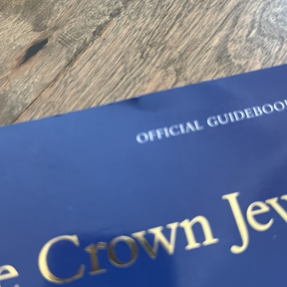 The Crown Jewels Official Guidebook Illustrated Paperback Tower of London - Picture 2 of 7